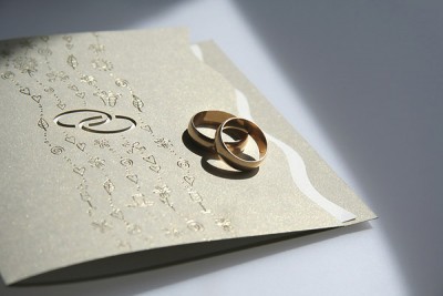 Современные методы печати пригласительных на свадьбу со своими уникальными особенностями