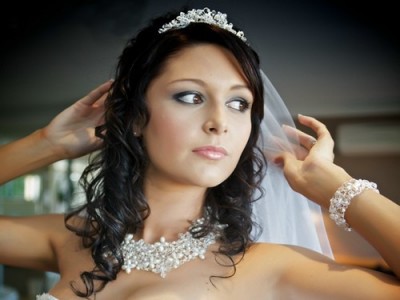 Серебро и золото в свадебных украшениях: можно ли их сочетать?