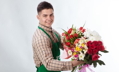 Преимущества доставки цветов в Хмельницком от наших мастеров