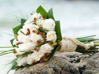 Как правильно подобрать свадебный букет к платью невесты?