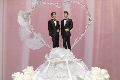 Во Франции состоится 1 - я в истории страны гей - свадьба