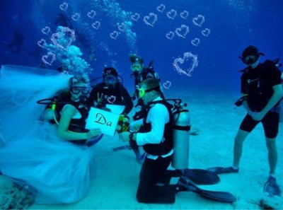 Первая подводная свадьба состоялась в Кемеровской области