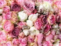 Какие цветы должны быть у супруги на Золотой свадьбе?