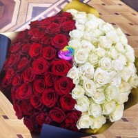 Букет 101 роза: символ любви и внимания