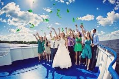 Свадьба на прогулочном катере: особенности организации